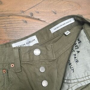 The Joni High Rose Loose - kaki green from Aritzia